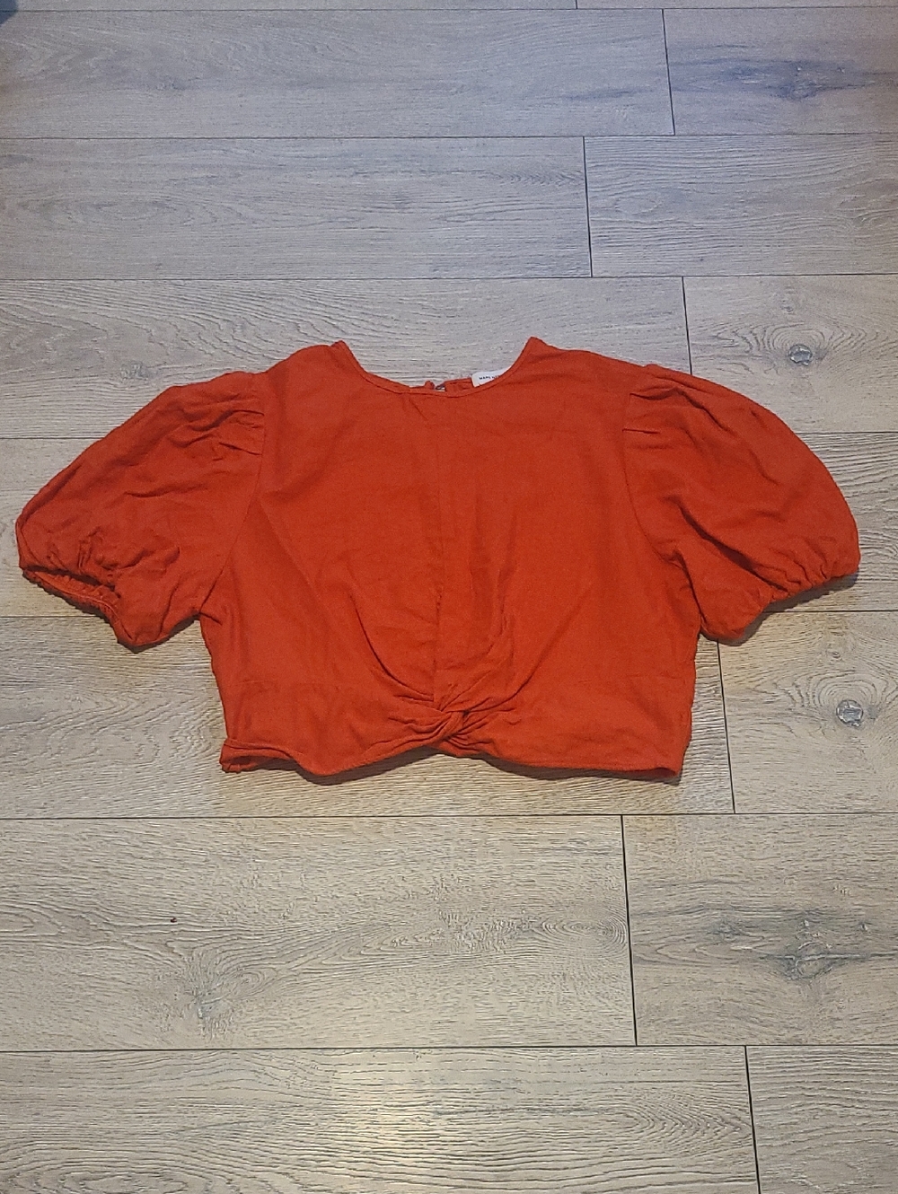 Marc New York Women’s Puff Sleeve Twist-Front Crop Top -red orange